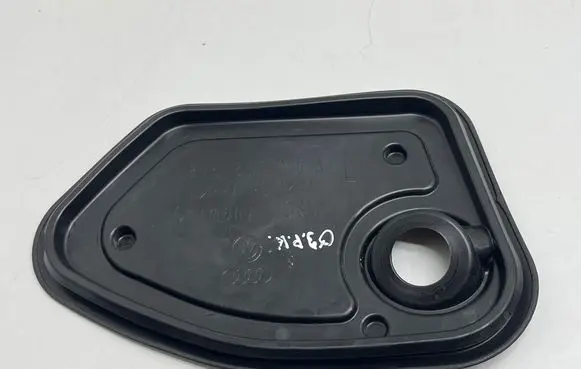 Audi Q3 F3 Other front door trim element 8V5837915A