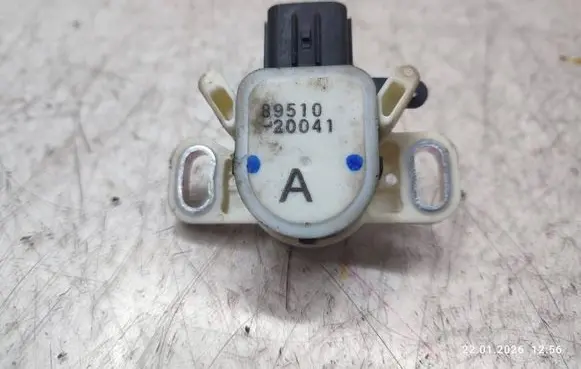 Lexus RX 450H Brake pedal sensor switch 8951020041