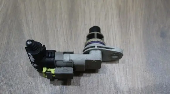 Opel Meriva A Camshaft position sensor 55201874