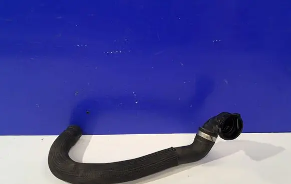 Engine coolant pipe/hose