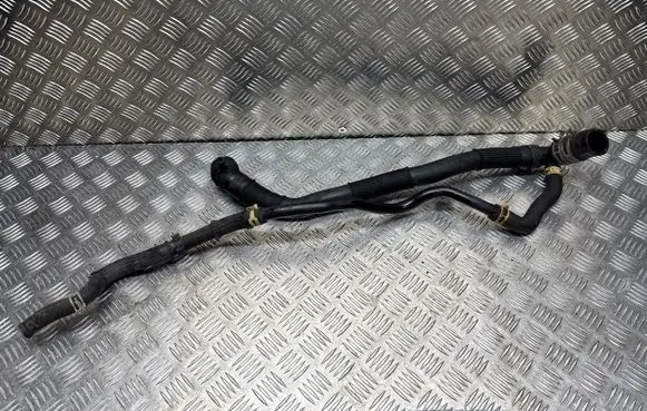Toyota Avensis T270 Engine coolant pipe/hose 165770x011