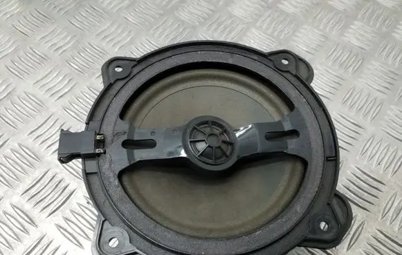 Audi A3 S3 A3 Sportback 8P Rear door speaker 8H0035411