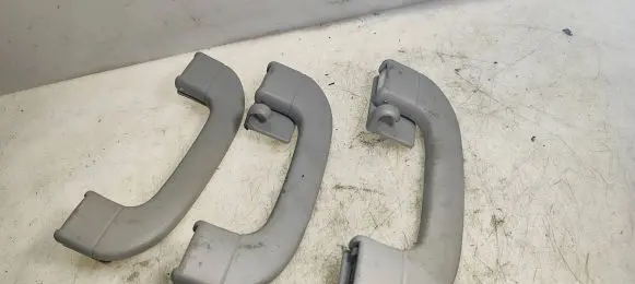 Smart ForFour I A set of handles for the ceiling 
