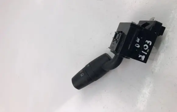 Mazda 3 II Wiper turn signal indicator stalk/switch 17J686