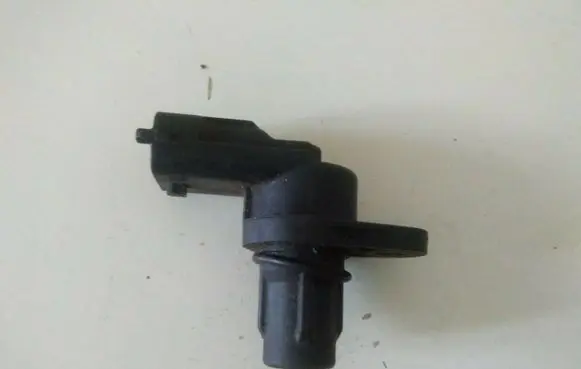 Ford Focus Camshaft position sensor 4M5G12K073AA 0232103052