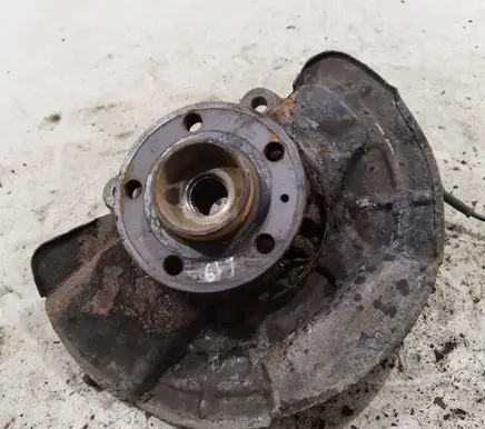 Volvo XC90 Front wheel hub spindle knuckle