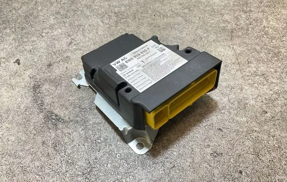 Audi A4 S4 B9 Airbag control unit/module 8W0959655F 0285013643