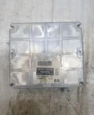 Toyota Avensis T250 Engine control unit/module 8966105690