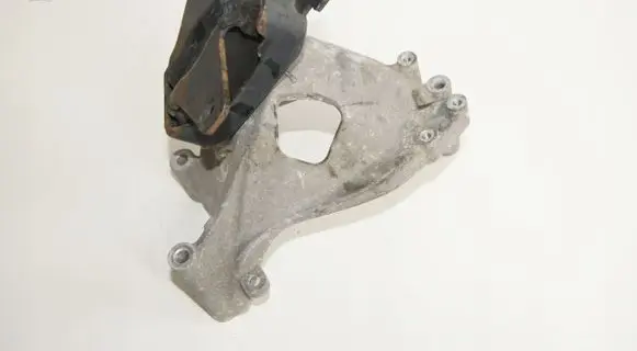 Volkswagen Amarok Engine mount bracket 2H0199256