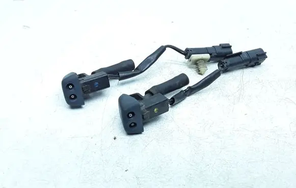 Volvo V60 Windshield washer spray nozzle 