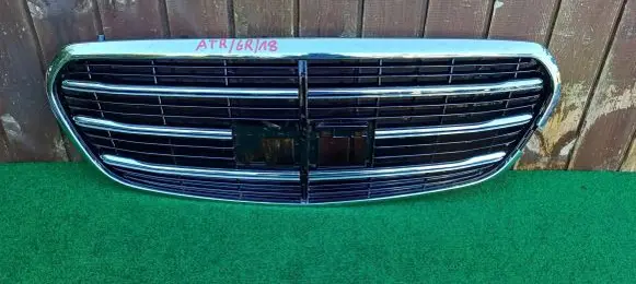 Mercedes-Benz S W223 Front bumper upper radiator grill 40504918
