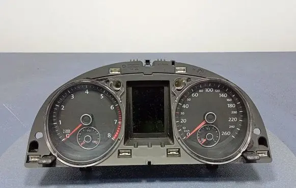 Volkswagen PASSAT B6 Speedometer (instrument cluster) 3C0920872F