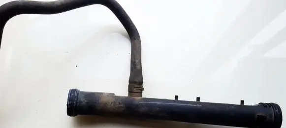 Volkswagen Golf V Engine coolant pipe/hose 032121065g