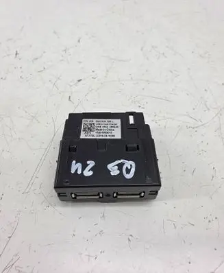 Audi Q5 SQ5 USB socket connector 5Q0035726L