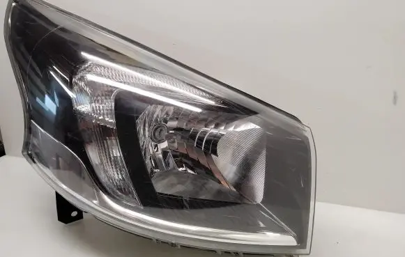 Opel Vivaro Headlight/headlamp 260102107R 95517042 01020001