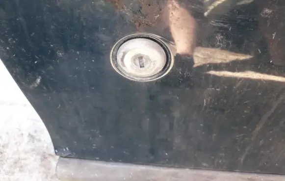 Renault Megane I Front door lock (next to the handle) 