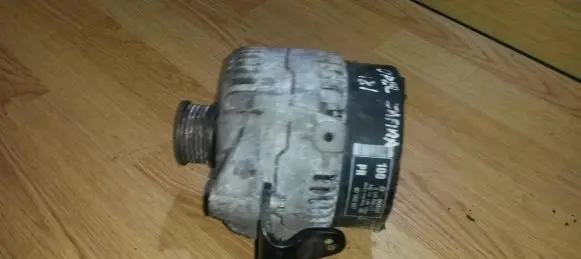 Opel Zafira A Generator/alternator 90356897