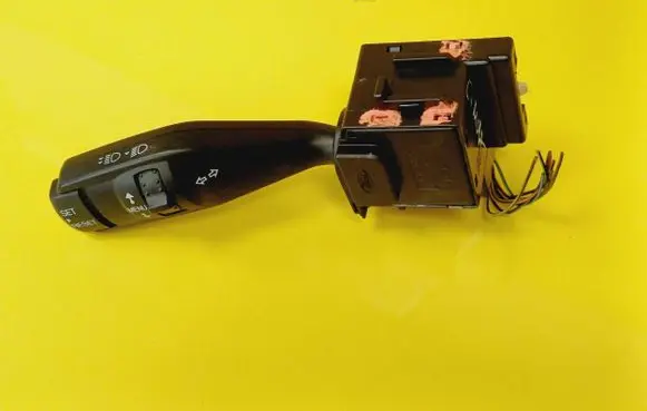 Ford Focus C-MAX Indicator stalk 17D940