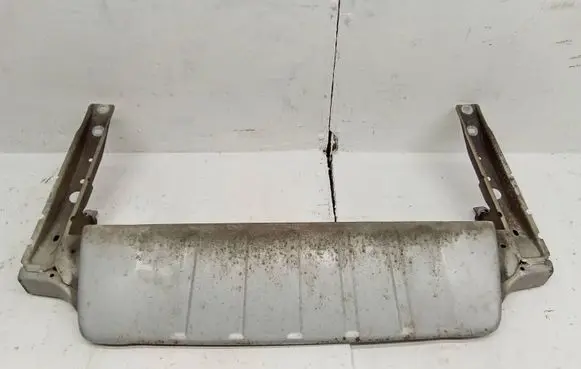 Front bumper lip