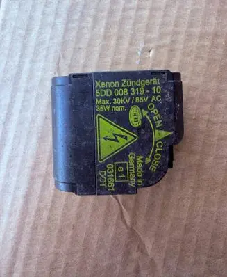 Audi A6 S6 C5 4B Headlight ballast module Xenon 5DD00831910