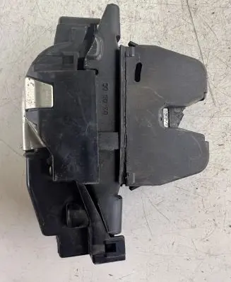 Peugeot 207 Tailgate/trunk/boot lock/catch/latch 9660403980 05B080186444C2 0186444C2