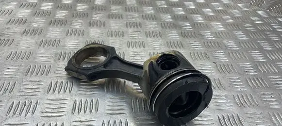 Mercedes-Benz E W212 Piston with connecting rod 65100