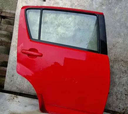 Subaru Justy Rear door