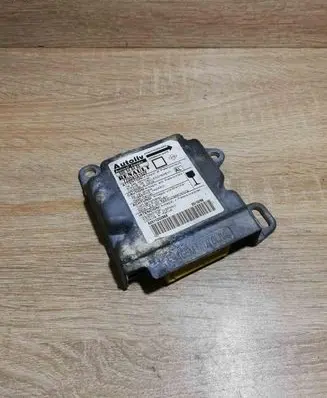 Renault Megane I Airbag control unit/module 7700418152F 550548400