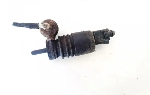 Volkswagen Polo Windscreen/windshield washer pump
