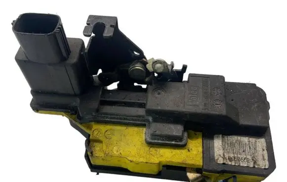 Volvo V70 Front door lock