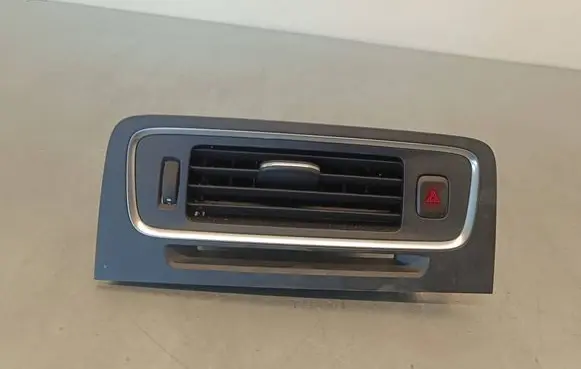 Volvo V60 Dash center air vent grill 7330300 0241 13102916