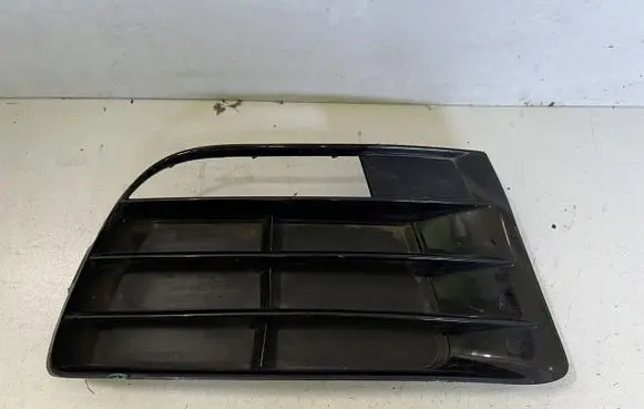 Volkswagen Scirocco Front fog light trim/grill