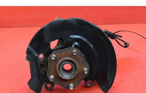 Nissan X-Trail T32 Front wheel hub spindle knuckle 