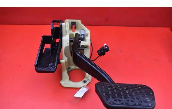 BMW 7 F01 F02 F03 F04 Accelerator throttle pedal 