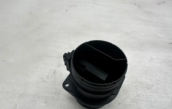 Volkswagen Tiguan Mass air flow meter 03L906461A 03L906461
