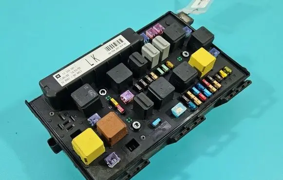 Opel Astra H Fuse box set 13268301 IMPRK1530996