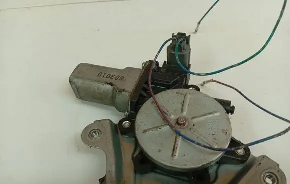 Subaru Legacy Front door window regulator motor 