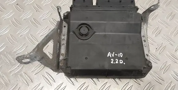 Toyota Avensis T270 Engine control unit/module 8966105D11