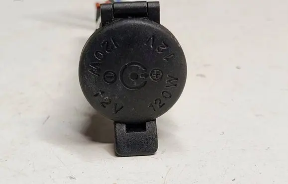 KIA Sportage Cigarette lighter front W481158A
