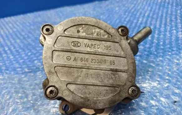 Mercedes-Benz E W211 Vacuum pump A6462300165