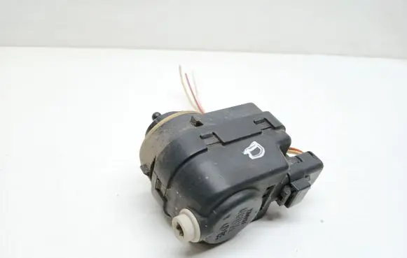 Headlight level adjustment motor