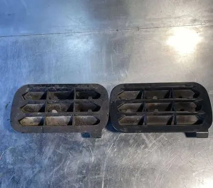Mercedes-Benz E W124 Quarter panel pressure vent 1248370230