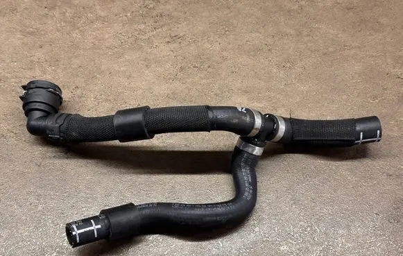 Skoda Octavia Mk4 Engine coolant pipe/hose 3Q0122058G