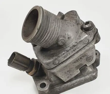 Volvo XC70 Thermostat housing 30777475