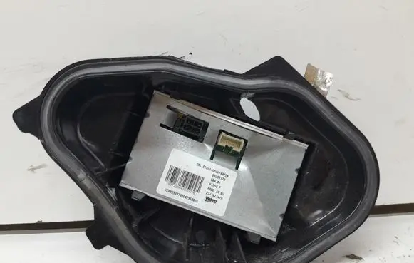 Seat Ibiza IV (6J,6P) Headlight/headlamp dust cover 89393773 6J0941159A