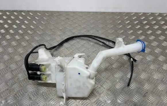 Suzuki Swift III Windshield washer fluid reservoir/tank 3840052R0