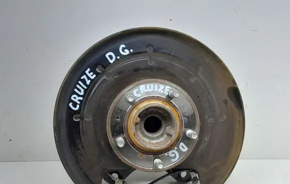 Rear wheel hub