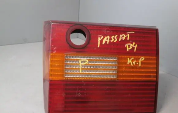 Volkswagen PASSAT B4 Tailgate rear/tail lights 3A9945108