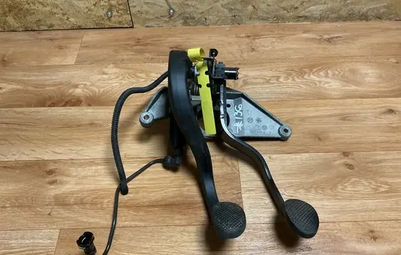 Mini One - Cooper R50 - 53 Pedal assembly 4225133