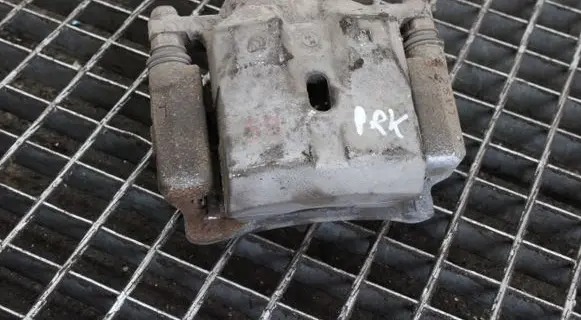 Toyota Prius (XW30) Front brake caliper